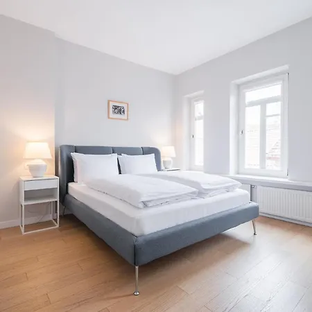 Charming Two-bedrooms In The Heart Of Old Town *