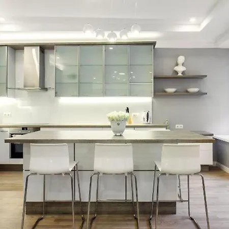 Charming Two-bedrooms In The Heart Of Old Town